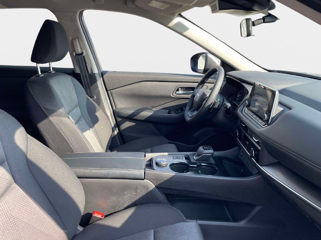 Used 2026 Nissan Rogue SV AWD/4WD image 10