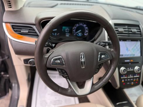 Used 2019 Lincoln MKC Select w/ Select Plus Package AWD/4WD image 23
