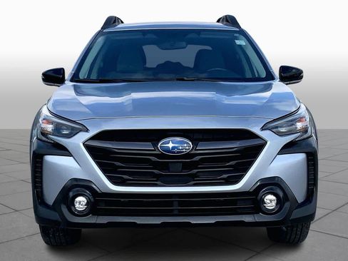 Used 2023 Subaru Outback Premium image 4