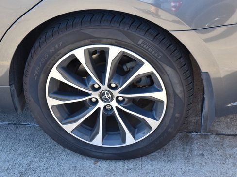 Used 2018 Toyota Avalon XLE Premium image 12