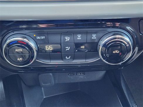 Used 2025 Chevrolet Trax LT image 35