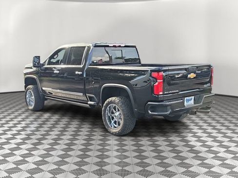 Used 2024 Chevrolet Silverado 2500 High Country w/ High Country Premium Package AWD/4WD image 4