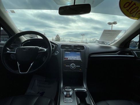 Used 2018 Ford Fusion Titanium image 10