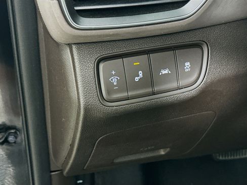 Used 2019 Hyundai Santa Fe SEL FWD image 17