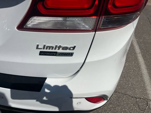 Used 2017 Hyundai Santa Fe Limited w/ Cargo Package AWD/4WD image 3