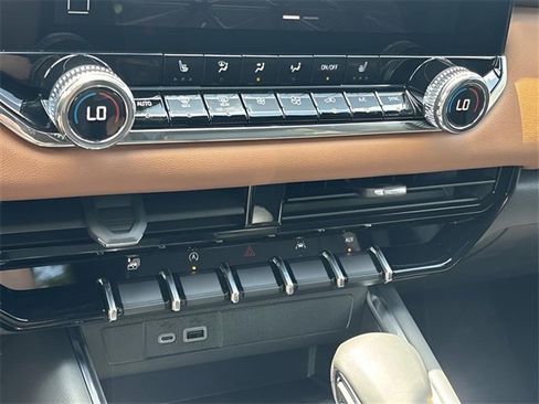 New 2025 GMC Canyon AT4 image 17