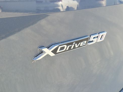 Used 2024 BMW iX xDrive50 w/ Sport Package AWD/4WD image 8