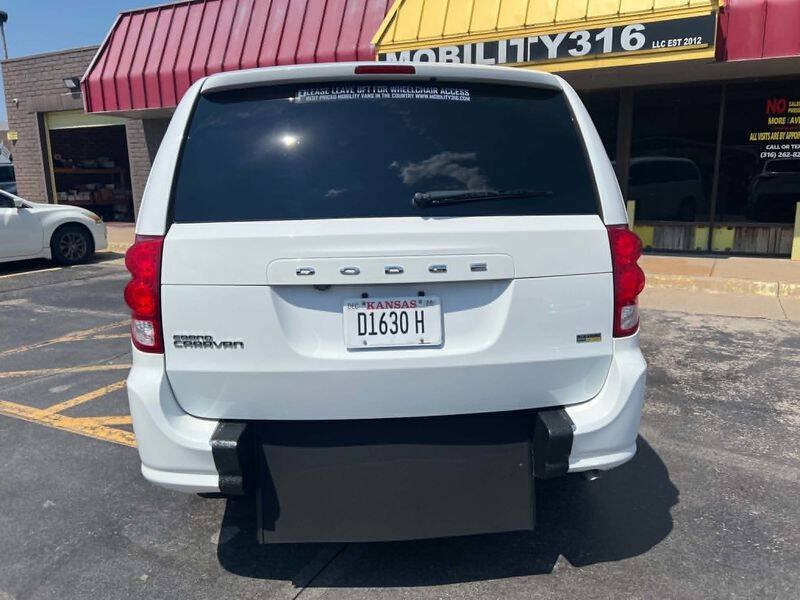 Used 2017 Dodge Grand Caravan SE w/ Power Window Group FWD image 11