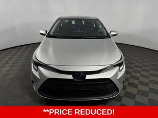 Used 2025 Toyota Corolla LE video 2