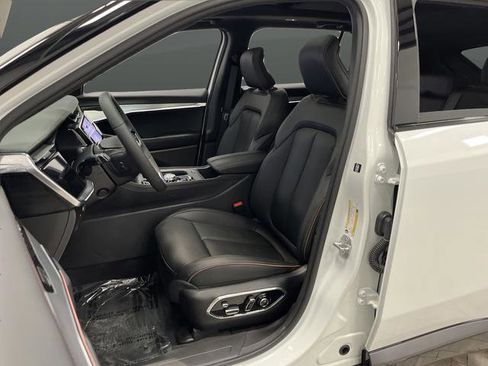 Used 2024 Jeep Wagoneer Launch Edition image 4