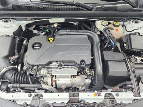 Used 2023 Chevrolet Malibu LT image 21