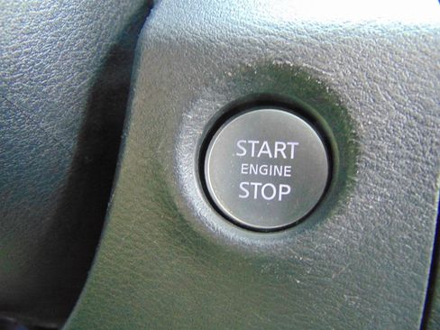 Used 2022 Nissan Frontier SV image 32