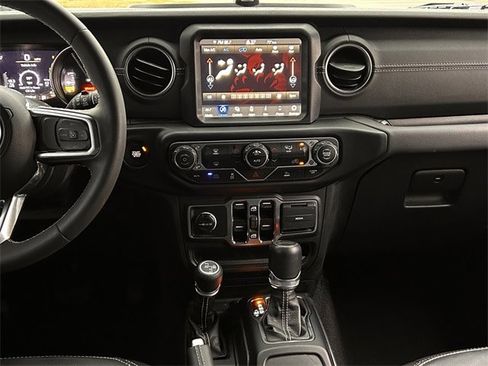 Used 2023 Jeep Wrangler Unlimited Sahara image 15