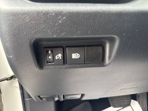 Used 2021 Toyota RAV4 LE AWD/4WD image 29
