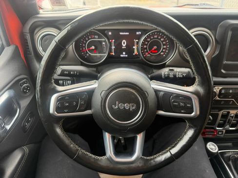 Used 2020 Jeep Wrangler Unlimited Rubicon w/ Dual Top Group AWD/4WD image 12