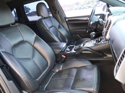 Used 2012 Porsche Cayenne S image 10