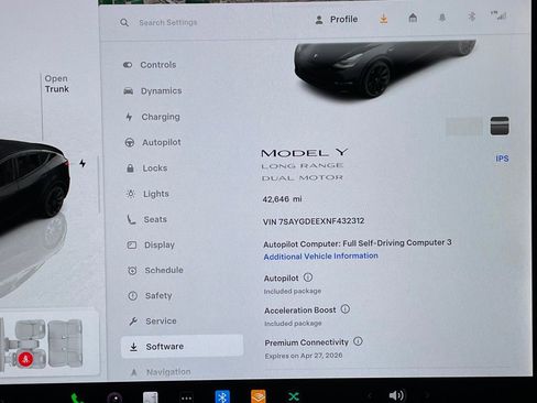 Used 2022 Tesla Model Y Long Range image 33