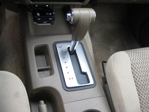 Used 2005 Nissan Frontier SE w/ (P01) Power Pkg RWD image 19