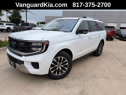 Used 2025 Ford Expedition Platinum AWD/4WD image 1
