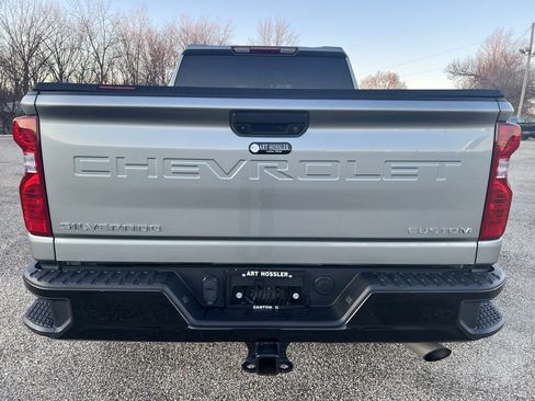 Used 2025 Chevrolet Silverado 2500 Custom image 4