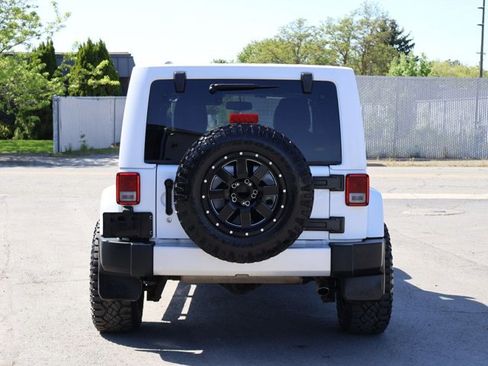 Used 2015 Jeep Wrangler Unlimited Sahara w/ Dual Top Group AWD/4WD image 7