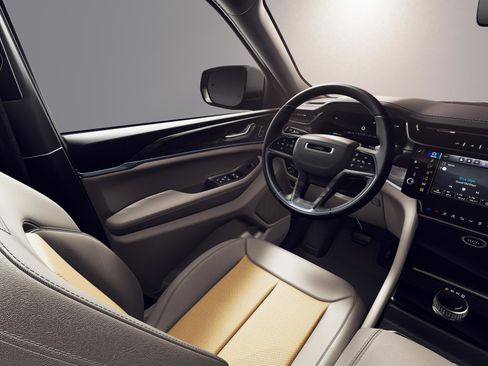 New 2026 Jeep Grand Cherokee L Limited image 8