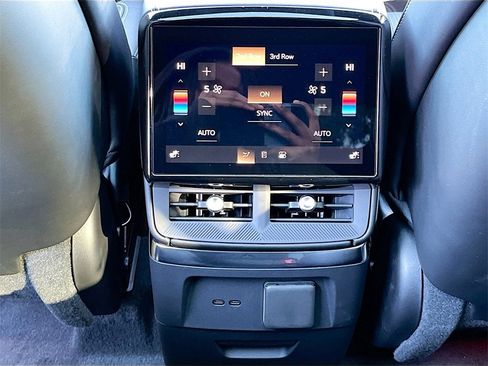 New 2026 Cadillac Vistiq Luxury image 25