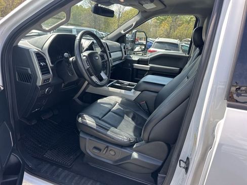 Used 2020 Ford F350 Lariat w/ Lariat Ultimate Package image 3