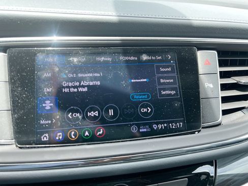 Used 2021 Buick Enclave Essence w/ Sound and Sites Package FWD image 11