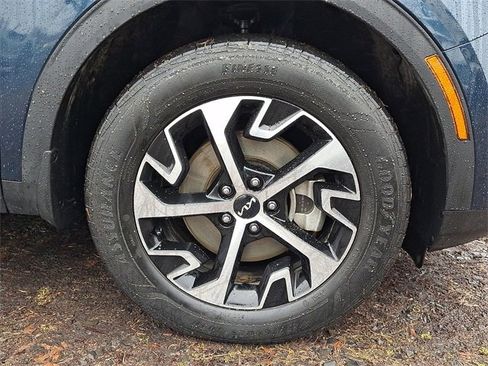 Certified 2023 Kia Sportage EX image 8