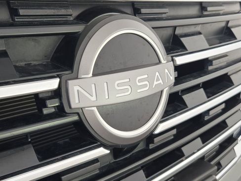 Used 2025 Nissan Rogue SV image 35