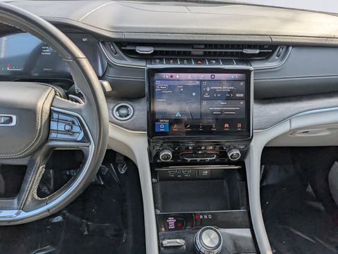 Used 2021 Jeep Grand Cherokee L Overland w/ Luxury Tech Group IV image 17