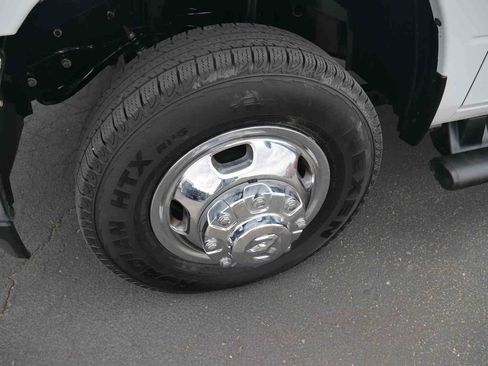 Used 2024 RAM 3500 Tradesman w/ Chrome Appearance Group AWD/4WD image 12