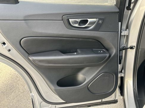 Certified 2025 Volvo XC60 B5 Plus image 21