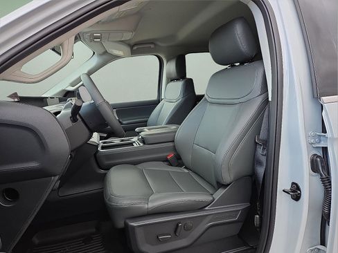 New 2026 Ford Expedition Active AWD/4WD image 16