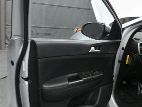 Used 2020 Kia Sportage LX AWD/4WD image 10