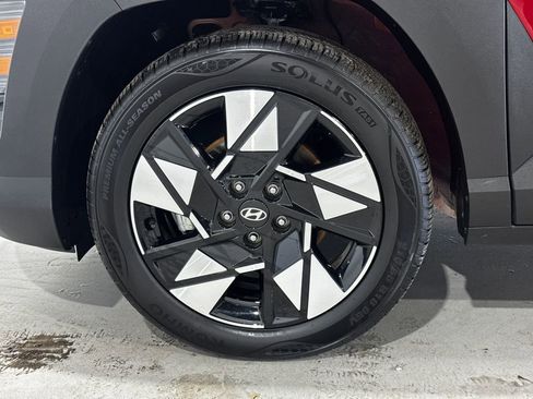 Used 2025 Hyundai Kona SEL FWD image 8