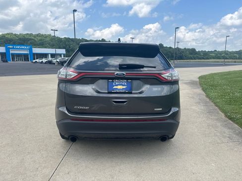 Used 2017 Ford Edge SE FWD image 6