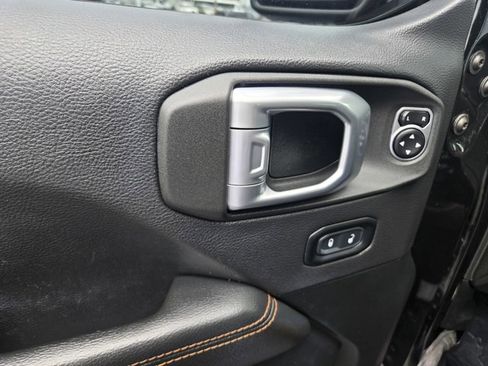 Used 2021 Jeep Gladiator Mojave AWD/4WD image 40
