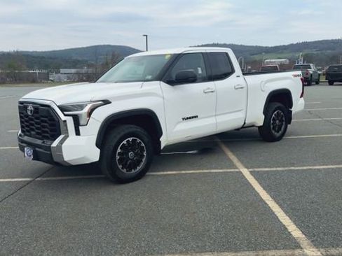 Used 2023 Toyota Tundra SR5 w/ TRD Off-Road Package AWD/4WD image 4