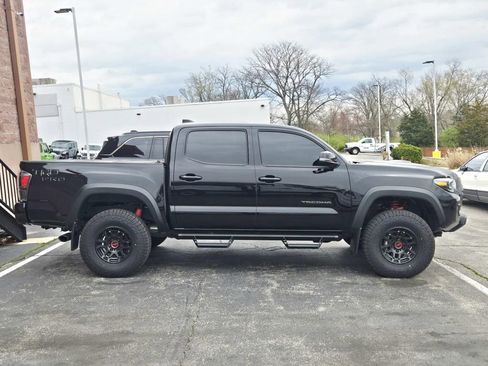 Used 2023 Toyota Tacoma TRD Pro image 2