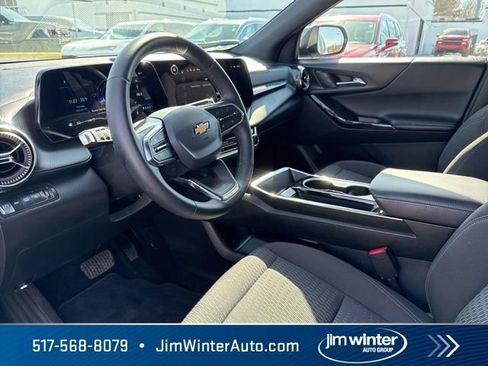 Used 2025 Chevrolet Equinox LT w/ Safety and Technology Package image 22