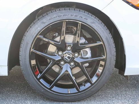 Used 2024 Honda Civic Sport image 12