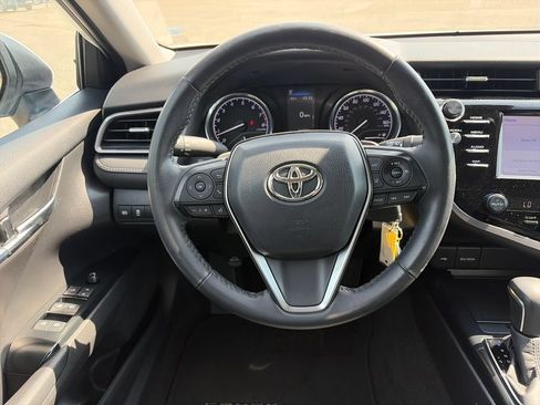 Used 2020 Toyota Camry SE FWD image 14
