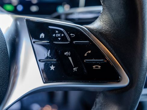 Used 2023 Mercedes-Benz EQE 350+ 4MATIC SUV w/ Pinnacle Trim Package image 7