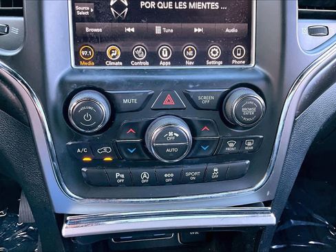 Used 2018 Jeep Grand Cherokee Altitude RWD image 32