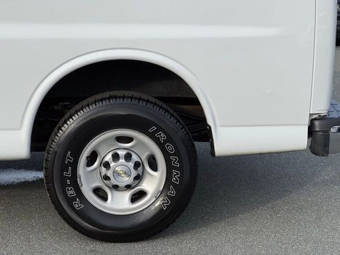 Used 2022 Chevrolet Express 2500 w/ Driver Convenience Package image 28
