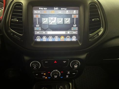 Used 2019 Jeep Compass Trailhawk AWD/4WD image 14