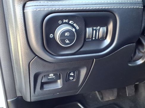 Used 2021 RAM 1500 Limited AWD/4WD image 17