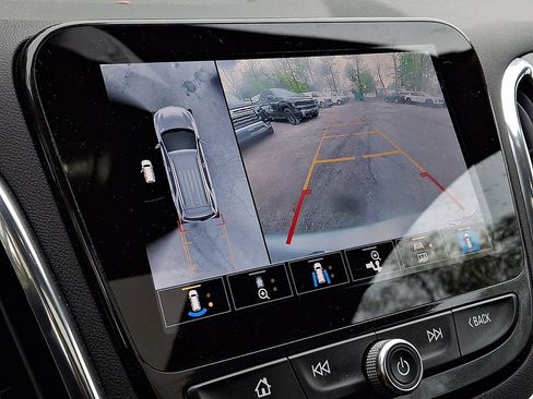 Used 2023 Chevrolet Equinox Premier AWD/4WD image 18
